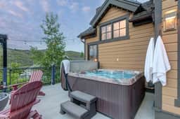 1138 Skiers Paradise Luxury Home Near Main Street and Slopes - Image 2