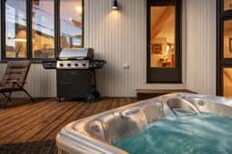 1382 Empire Mountain Escape Hot Tub and Ski Access - Image 2