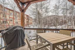 5569 Gold Medal Getaway Cozy Mountain Escape with Hot Tub - Image 3