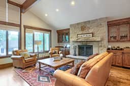 2430 Ultimate Deer Valley Getaway Hot Tub and 2 Gold Utah Ski Passes - Image 4