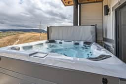 New Ski Escape Vissen 933 Hot Tub Pool Table and Views - Image 2