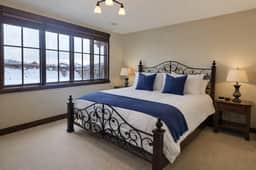 Silver Star Luxury Condo Ski in Ski out Hot Tub Gym - Image 5