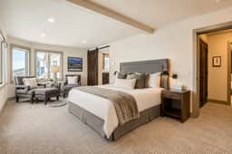 Mountain Majesty 311 Luxury Retreat in the Heart of Old Town - Image 5