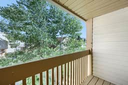 Stylish Mountain Hideaway Near Adventure 72 - Image 2