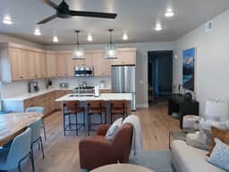 Luxury New Build w Ski Storage Fire Pit BBQ 1122 voss - Image 3