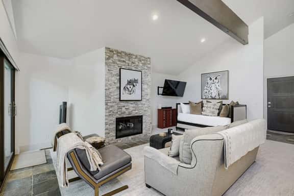 1111 Stonebridge Cir - Image 1