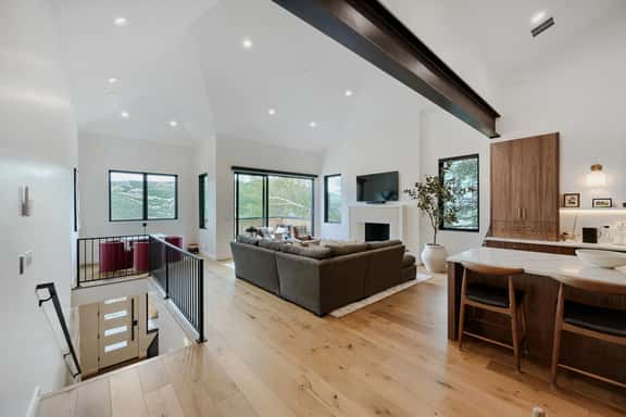 Park City Luxury 4BR Retreat | Private Hot Tub, Fire Pit, Gourmet Kitchen | 1061 - Image 1