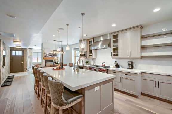 Luxury 6 Bedroom Old Town Escape Near Skiing and Dining 80 - Image 1