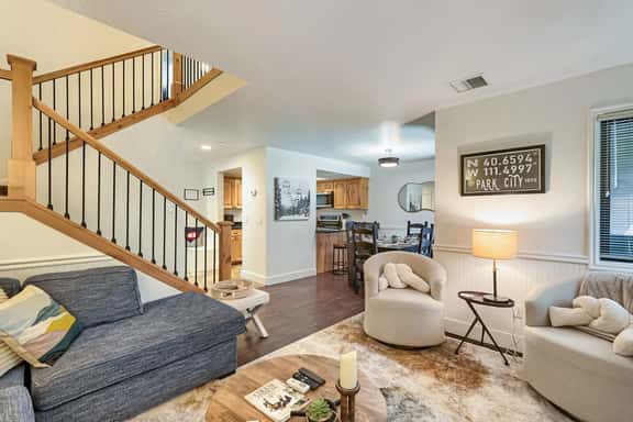 37C Hidden Creek Ski Retreat Hot Tub Fireplace and Views - Image 1