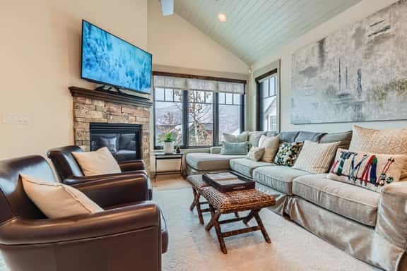 Cozy Skiers Secret Retreat Near Main Street Fun 916 - Image 1