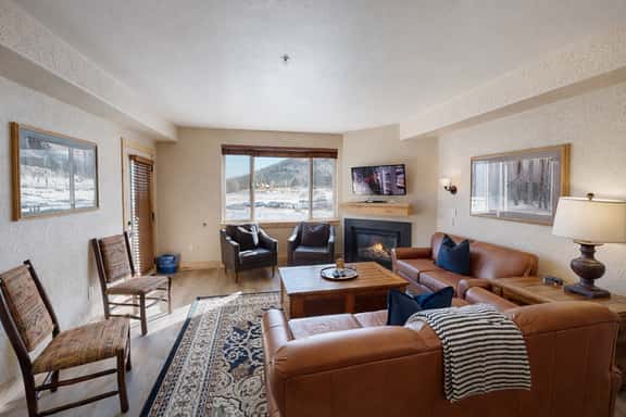 312 Silverado Sanctuary Mountain Views Pool Gem - Image 1