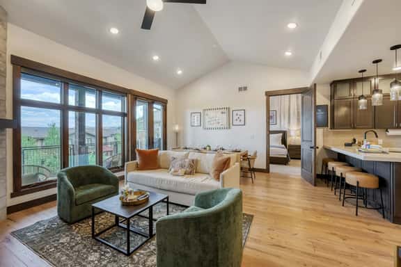 Dogwood and Stone Luxury 2BR Mountain Escape 3K - Image 1