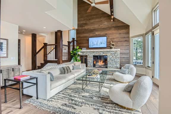 Mountain Majesty 311 Luxury Retreat in the Heart of Old Town - Image 1