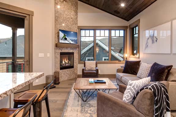 920 Modern Mountain Escape in the Heart of Park City - Image 1