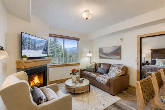 Silverado 124 Ski Condo Pool Hot Tub Retreat - Image 1