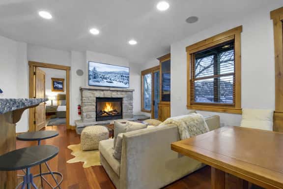 Mountain Luxury with Front Row Access to Adventure 502B - Image 1