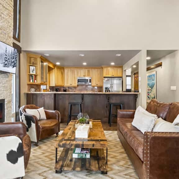 3 Kings Condo near PCMR Base with Pool Hot Tub Retreat - Image 1