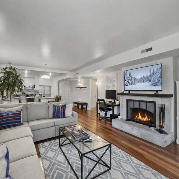 Park City Dream Condo Walk to Slopes Dining and Nightlife 129 - Image 1