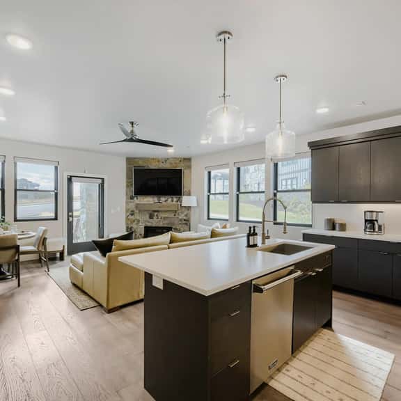 Jordanelle-Deer Valley Escape- Family-Pet Friendly 102 - Image 1
