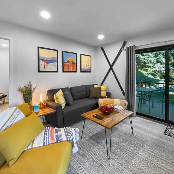 Cozy Red Pine Ski Condo Pool Hot Tub Park City - Image 1