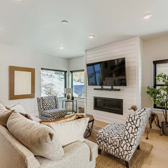 Stunning 4 Bedroom Retreat Near Deer Valley Skiing 1936 - Image 1