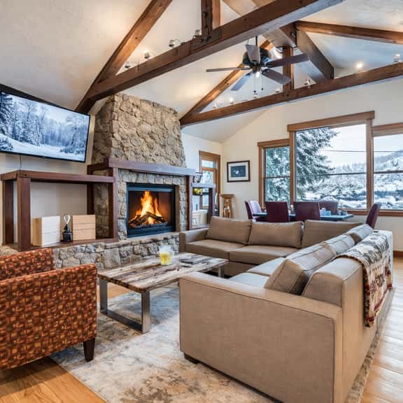 Luxury Old Town Retreat with Hot Tub Walk Everywhere 145 - Image 1