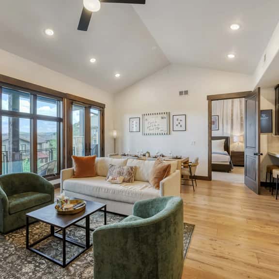 Dogwood and Stone Luxury 2BR Mountain Escape 3K - Image 1