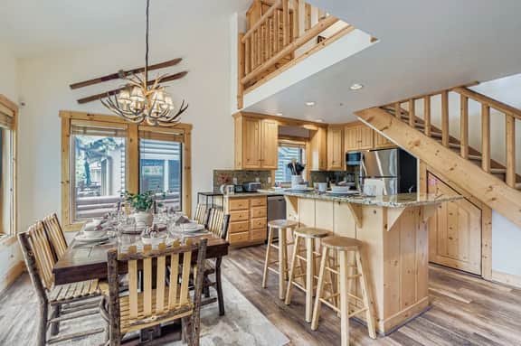 Deer Valley Condo Retreat Close to Skiing Hiking Hot Tub 402 - Image 5