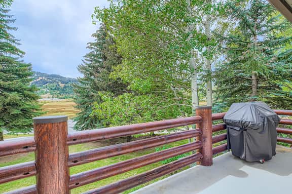 Deer Valley Condo Retreat Close to Skiing Hiking Hot Tub 402 - Image 3