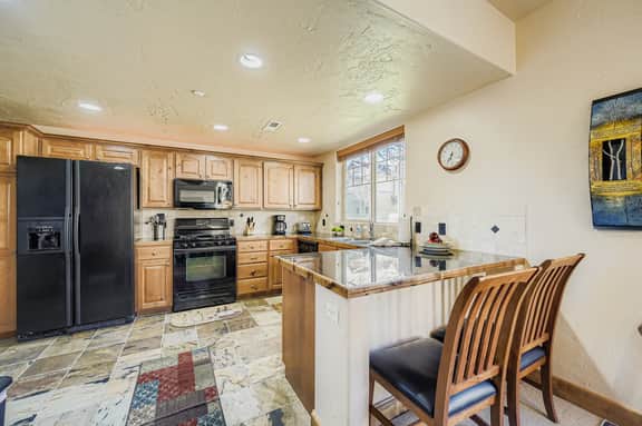 Trade the Office for Mountains at Foxpoint Townhouse 6180 - Image 3