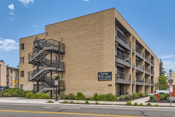 Rocky Mountain Escape, Warm Retreat Stay with Hot Tub 210 - Image 3