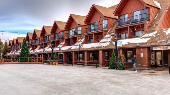Spacious Mountain Escape Built for Ski Adventures 33 - Image 2