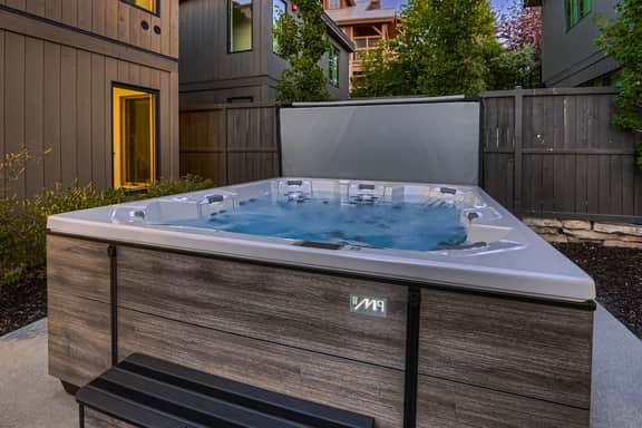 Spacious Mountain Oasis 1060 with Hot Tub and Outdoor Lounge - Image 2