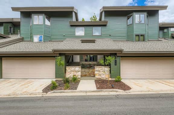 Pet Friendly Lakeside Getaway 1763 Hot Tub and Pool - Image 5