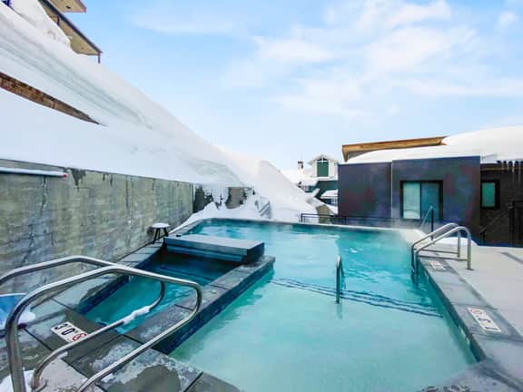 Luxury Ski In Ski Out Condo Kings Crown 101 - Image 2