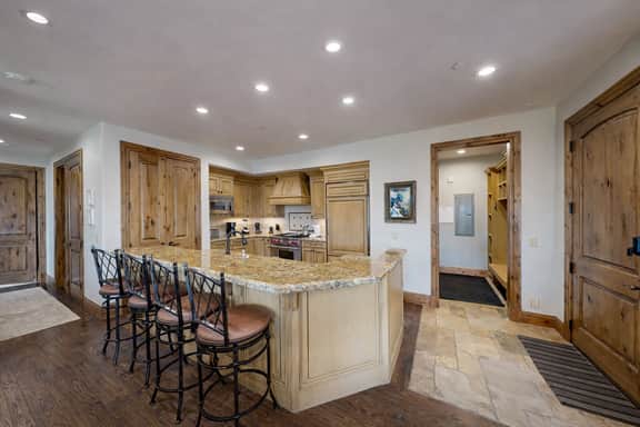 Park City Powder Paradise with Private Hot Tub and Views Vintage 9 - Image 4
