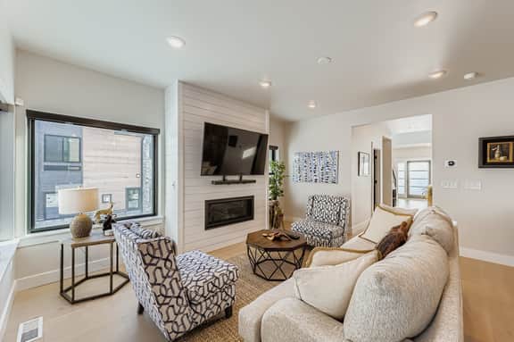 Stunning 4 Bedroom Retreat Near Deer Valley Skiing 1936 - Image 2