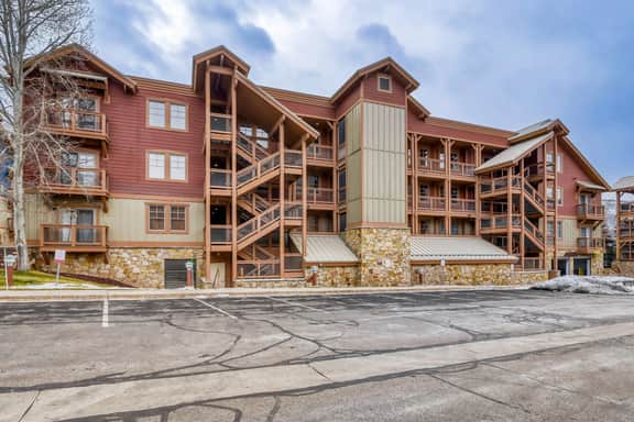 Cozy Old Town Escape with Hot Tub and Mountain Views 201B - Image 3