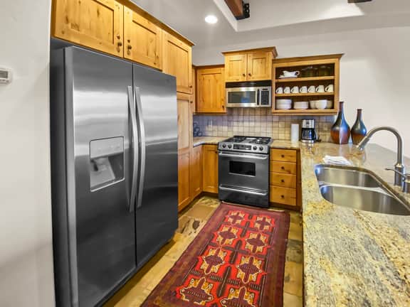 36 Newpark Cozy Creekside Stay at Canyons Village - Image 4