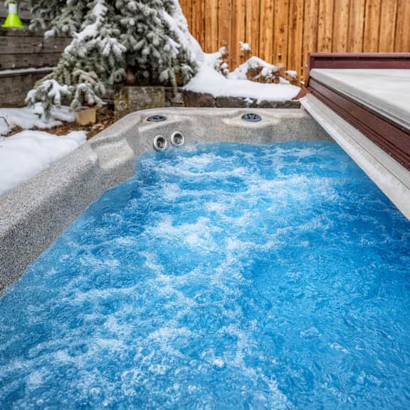 Luxury Old Town Retreat with Hot Tub Walk Everywhere 145 - Image 3