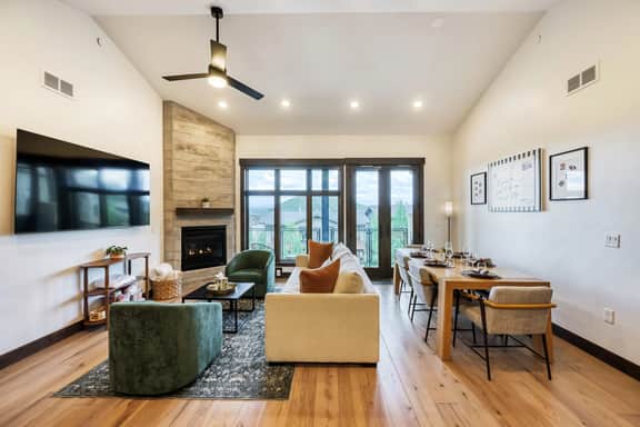 Dogwood and Stone Luxury 2BR Mountain Escape 3K - Image 4