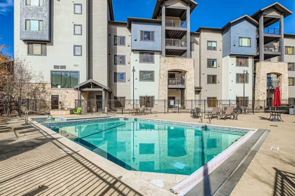 Silverado 124 Ski Condo Pool Hot Tub Retreat - Image 2