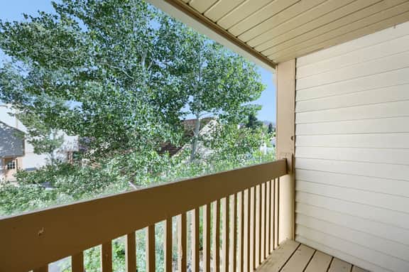Stylish Mountain Hideaway Near Adventure 72 - Image 2