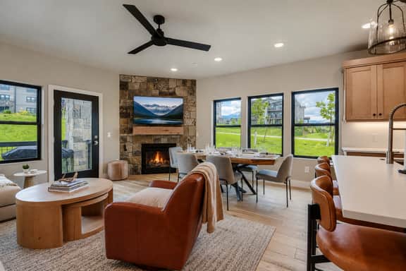 Luxury New Build w Ski Storage Fire Pit BBQ 1122 voss - Image 4