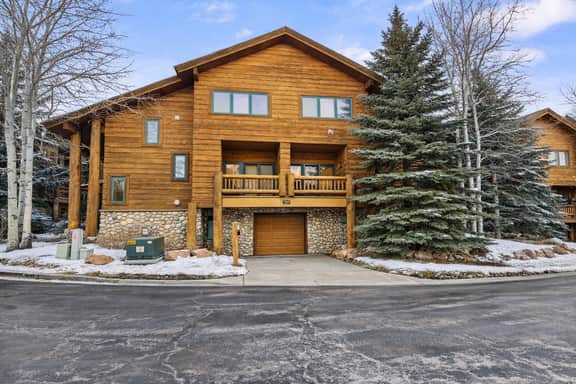 Timberwolf 3D Mountain Escape with Hot Tub Retreat - Image 3